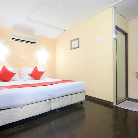 Ombak Inn Chalet Kampung Teluk Nipah Ngoại thất bức ảnh