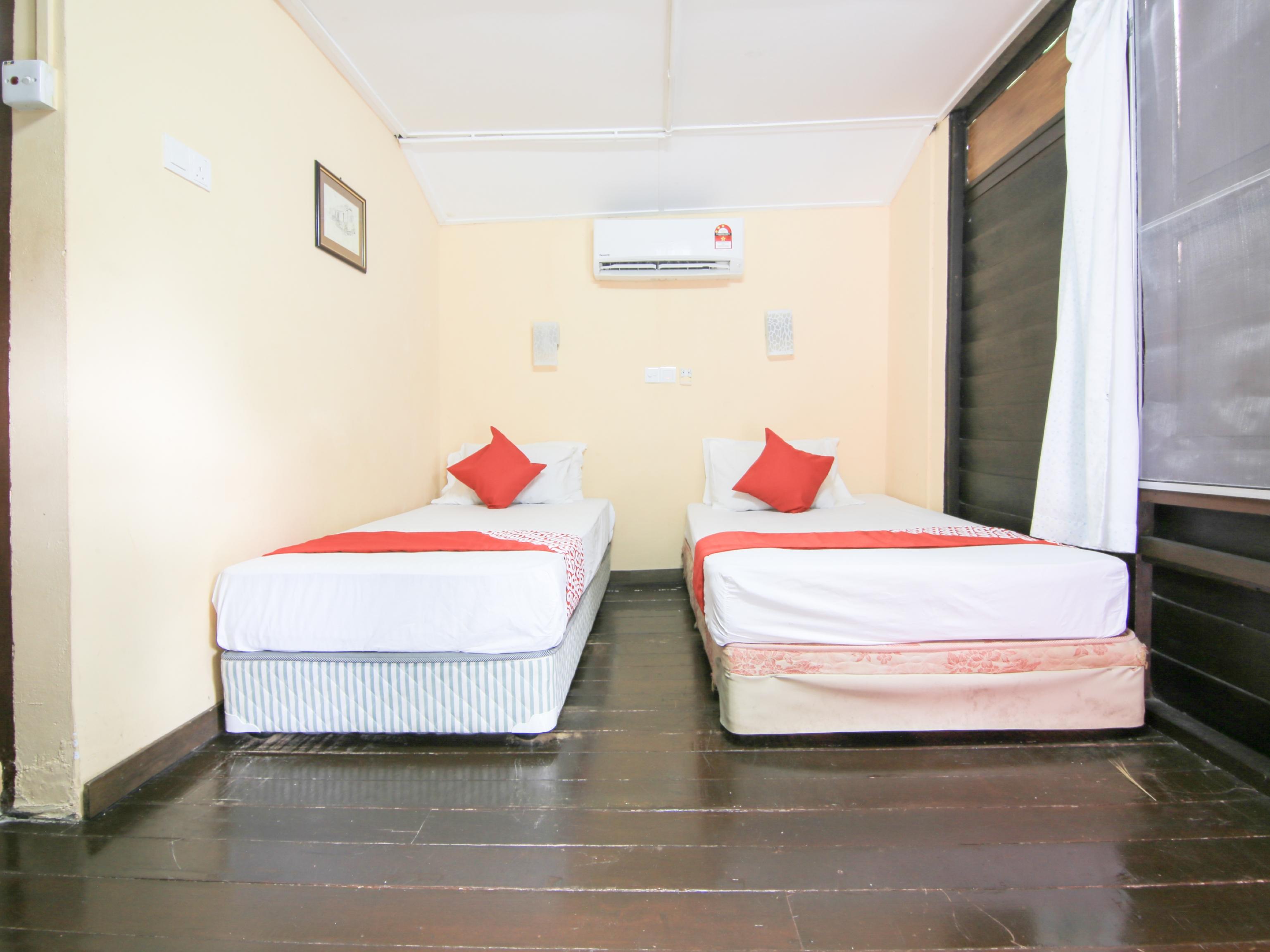 Ombak Inn Chalet Kampung Teluk Nipah Ngoại thất bức ảnh