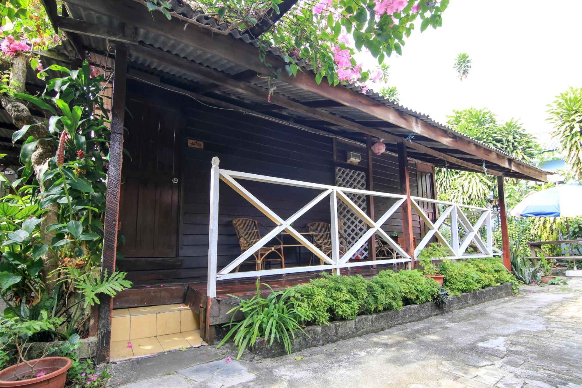 Ombak Inn Chalet Kampung Teluk Nipah Ngoại thất bức ảnh