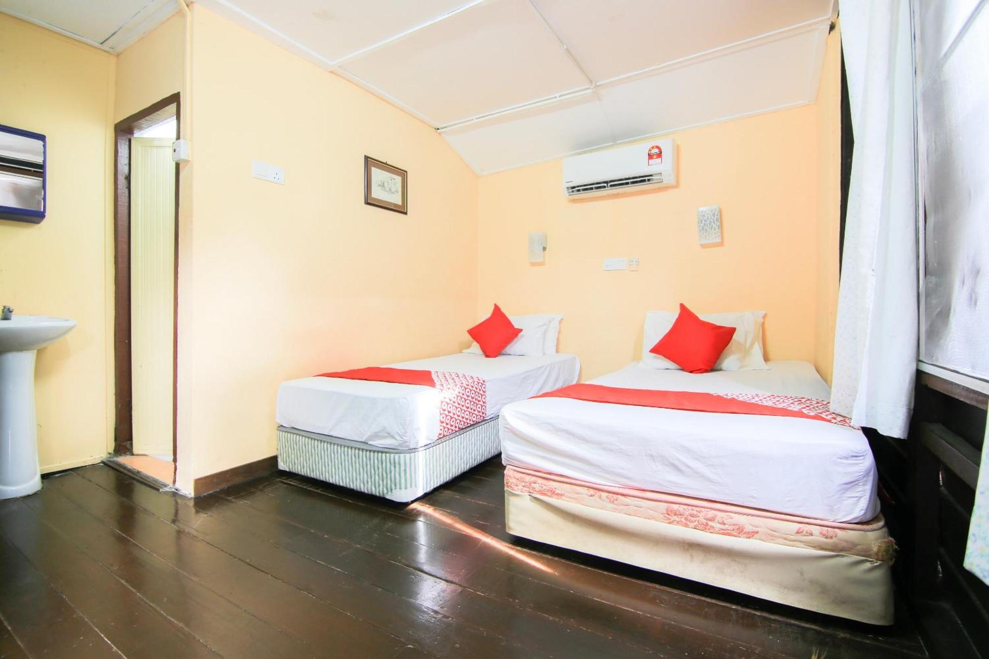 Ombak Inn Chalet Kampung Teluk Nipah Ngoại thất bức ảnh