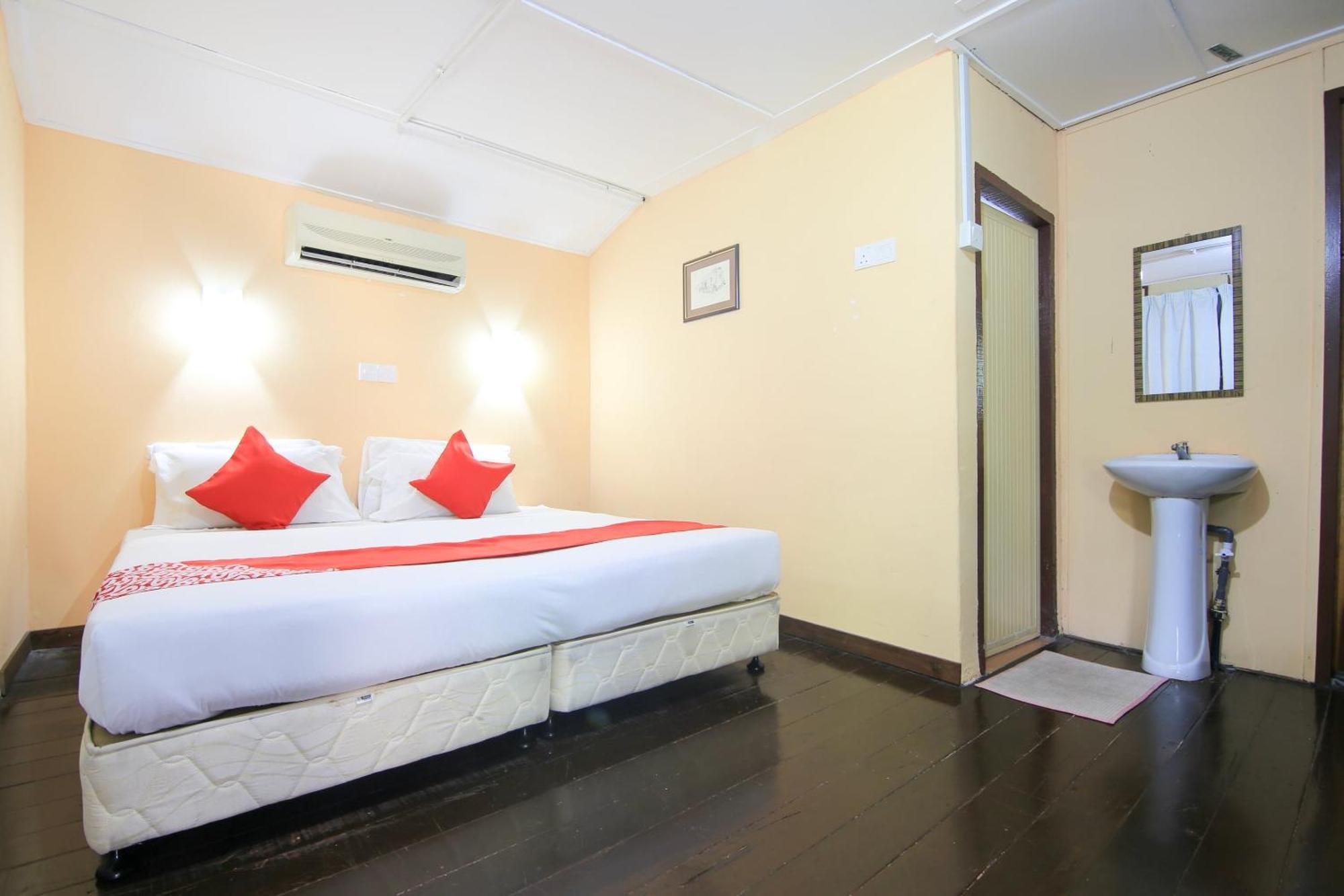 Ombak Inn Chalet Kampung Teluk Nipah Ngoại thất bức ảnh