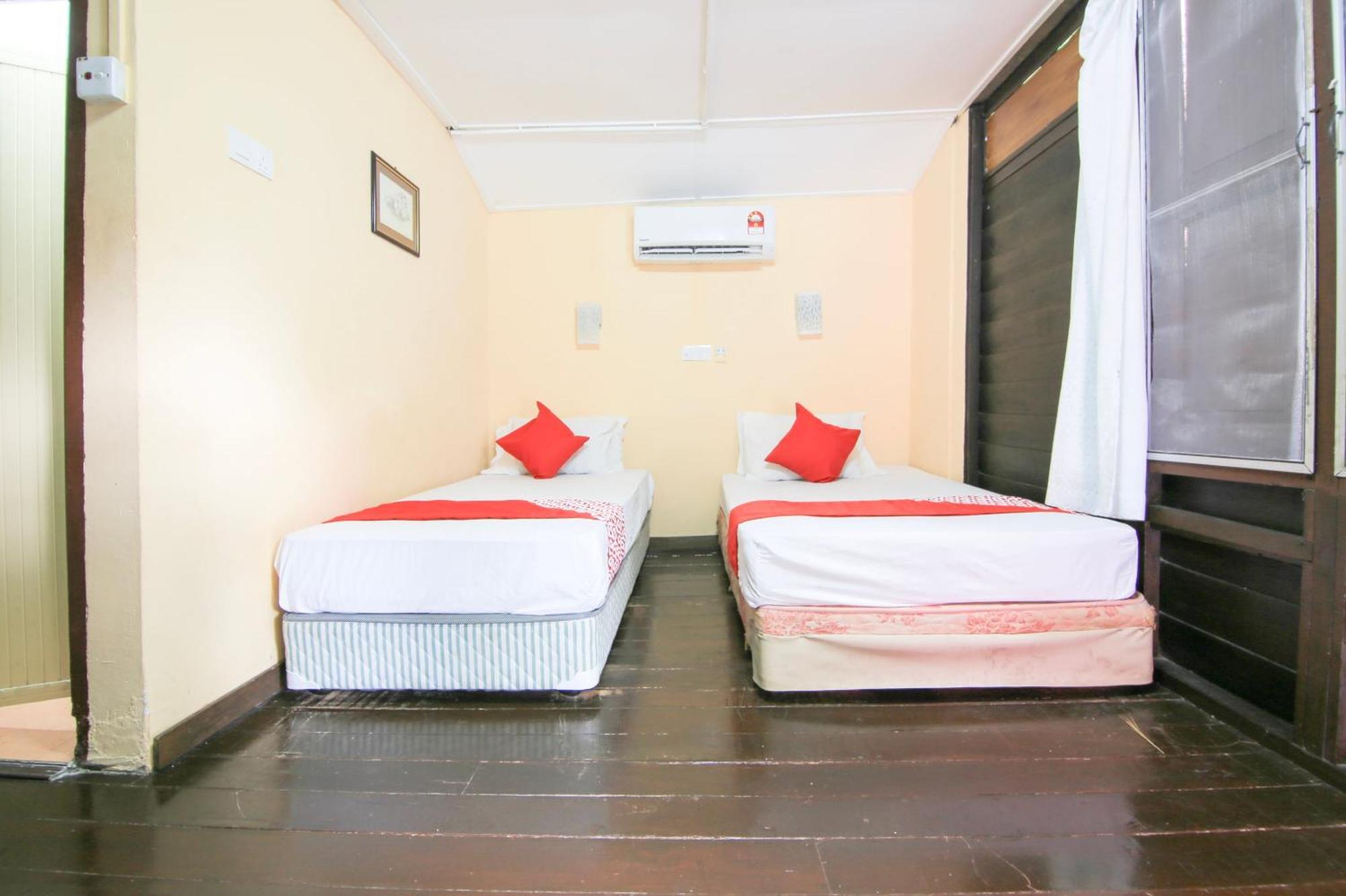 Ombak Inn Chalet Kampung Teluk Nipah Ngoại thất bức ảnh