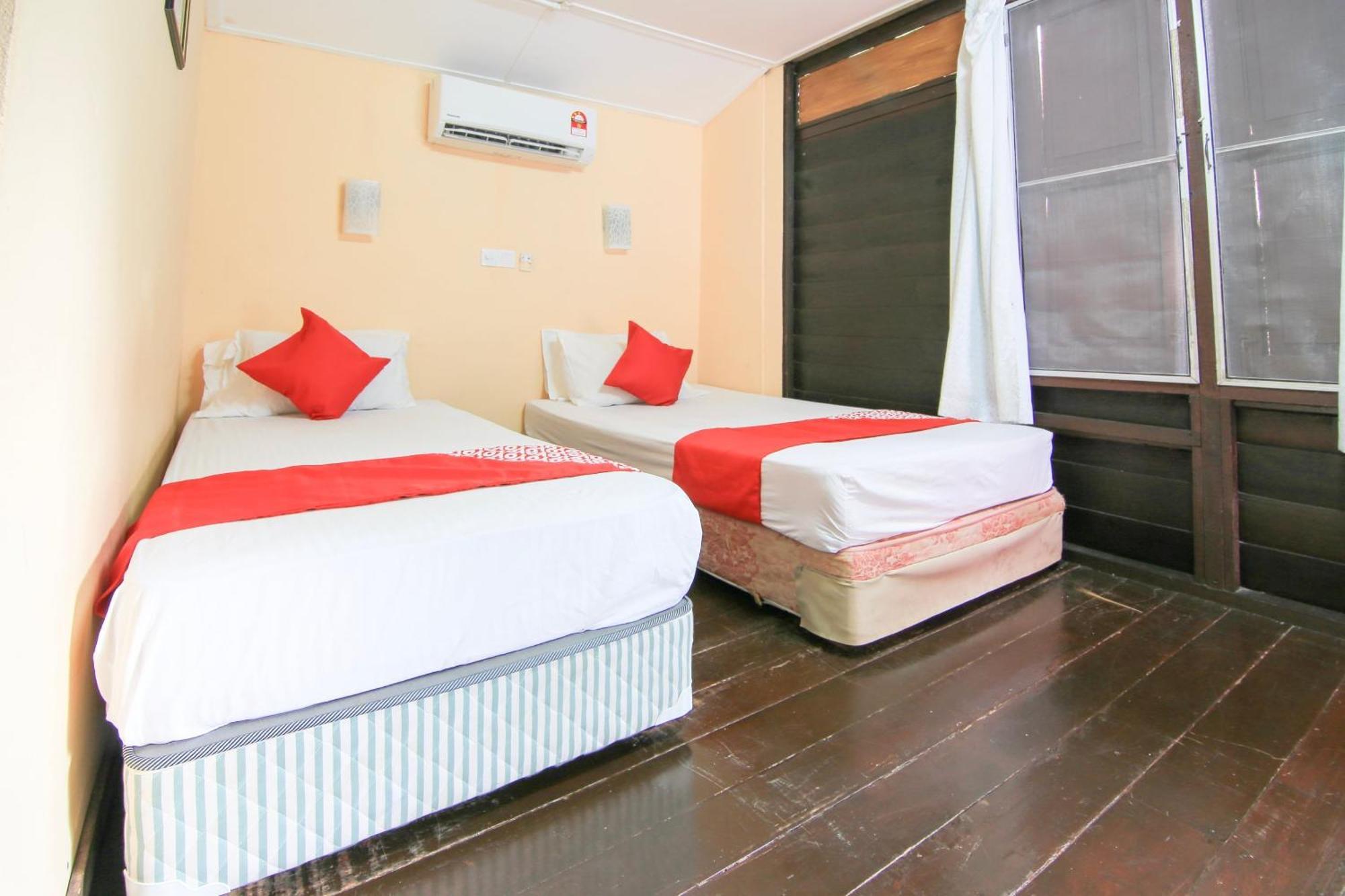 Ombak Inn Chalet Kampung Teluk Nipah Ngoại thất bức ảnh
