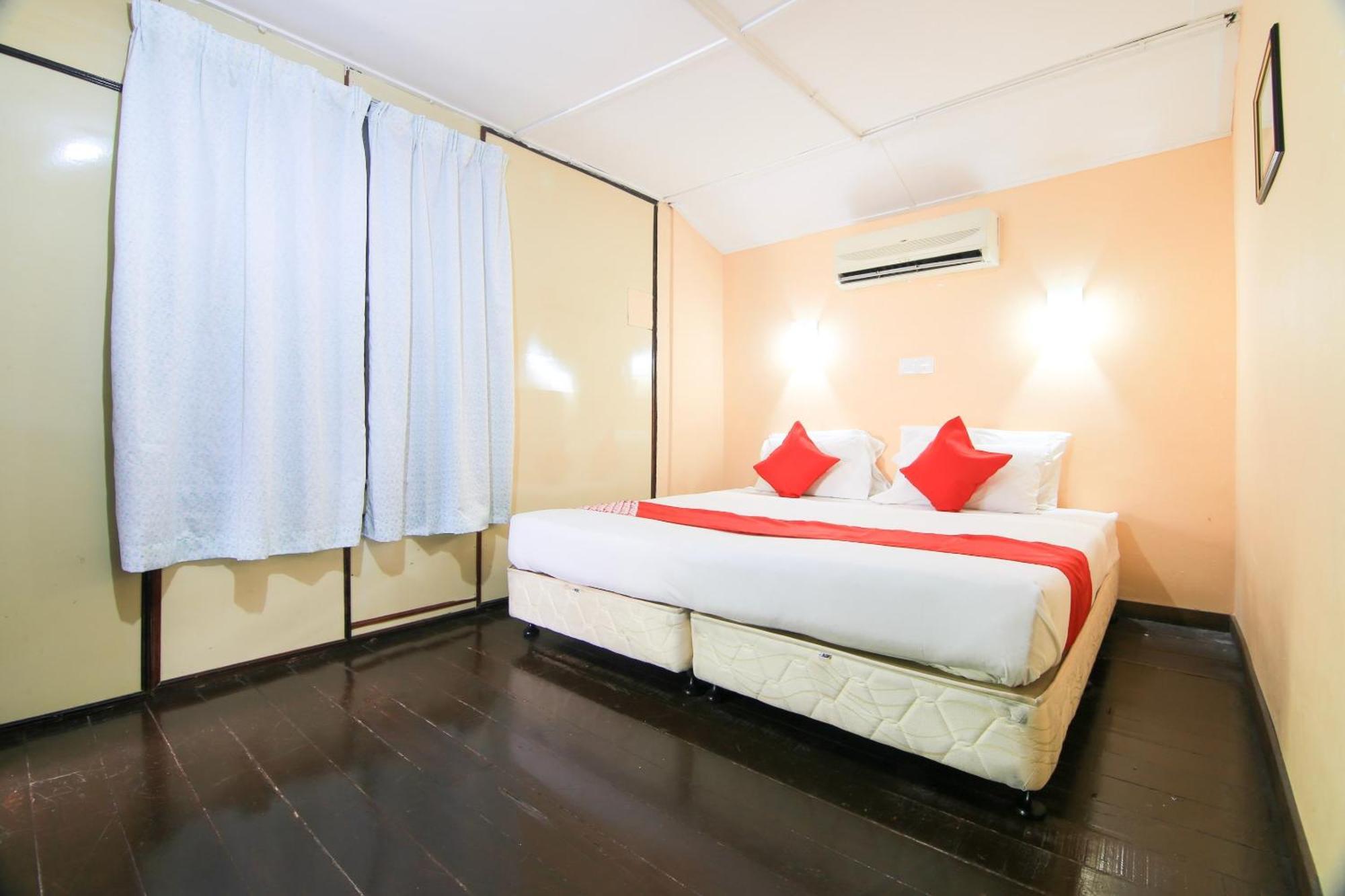 Ombak Inn Chalet Kampung Teluk Nipah Ngoại thất bức ảnh