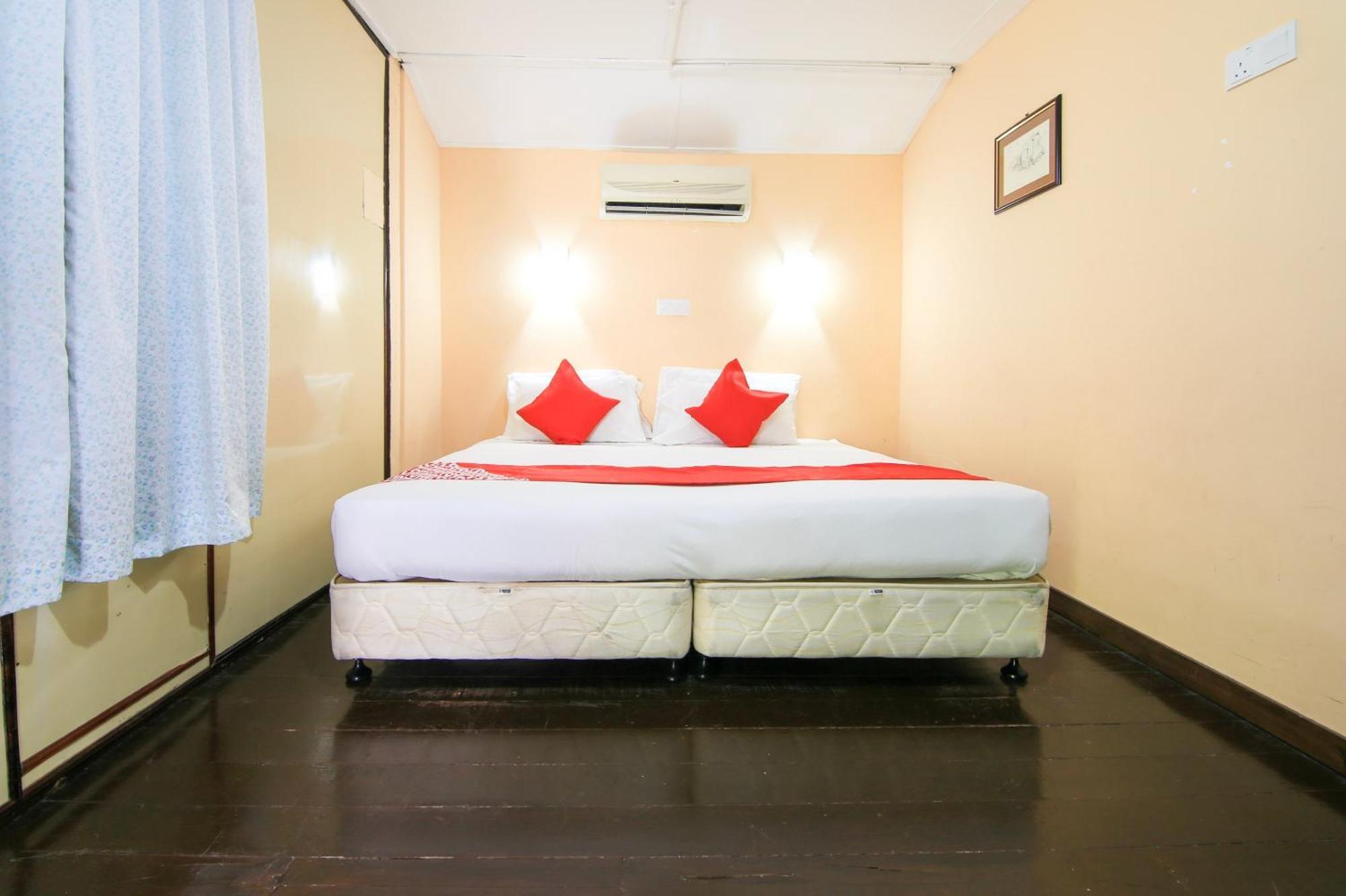 Ombak Inn Chalet Kampung Teluk Nipah Ngoại thất bức ảnh